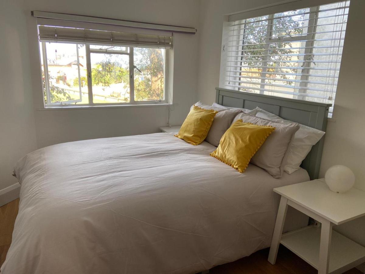 Warwick House - Stunning House With Terrace And Sea Views, Sleeps 11 Villa Worthing Exterior photo