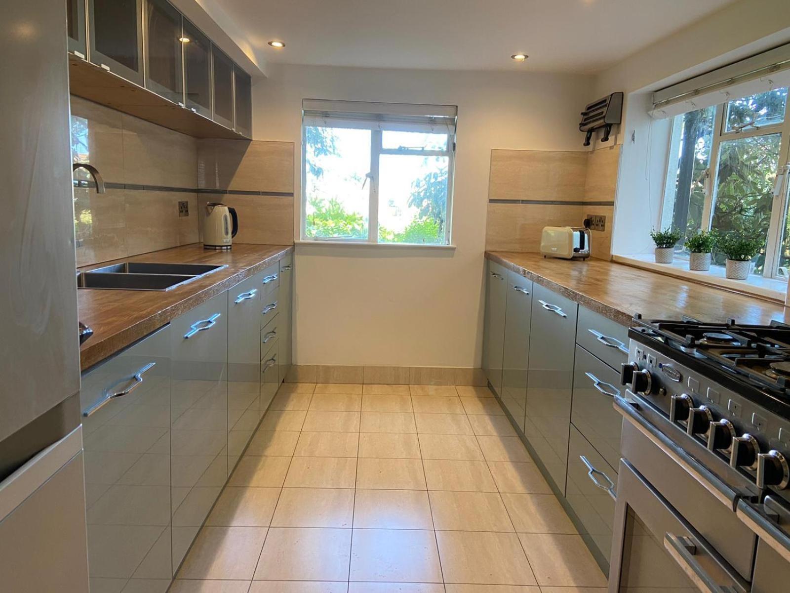 Warwick House - Stunning House With Terrace And Sea Views, Sleeps 11 Villa Worthing Room photo