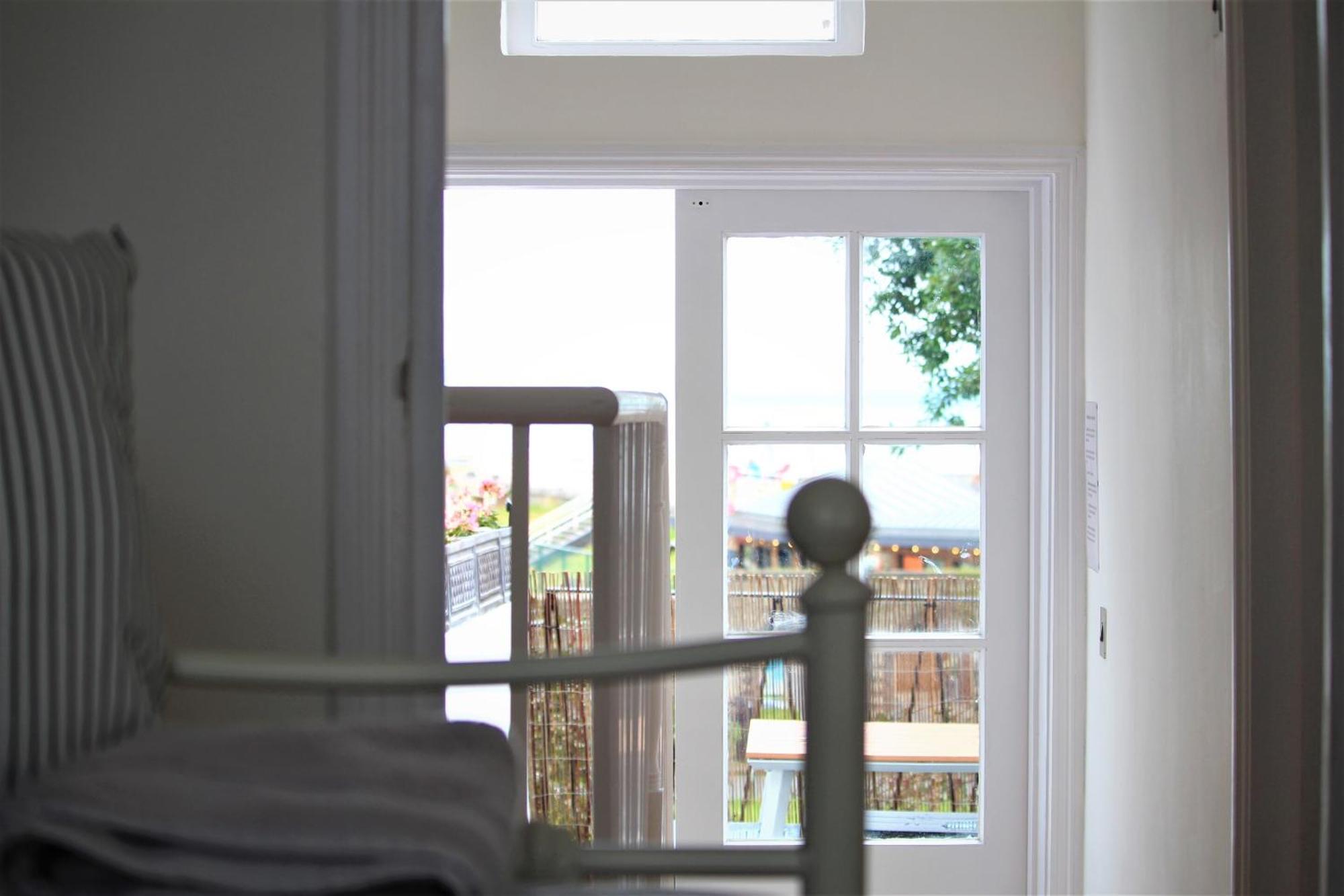 Warwick House - Stunning House With Terrace And Sea Views, Sleeps 11 Villa Worthing Exterior photo